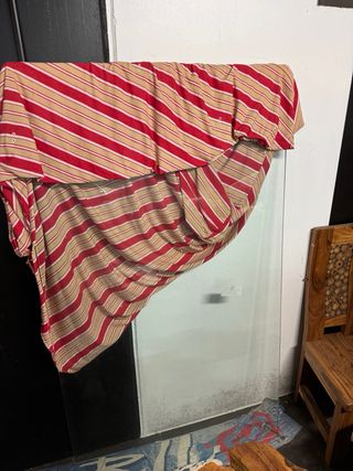 Mesa rústica de madera de olivo artesanal