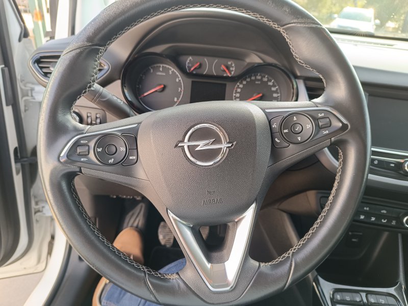 Opel Crossland X 1.2T S/S ecoTEC Selective 2017, foto 9