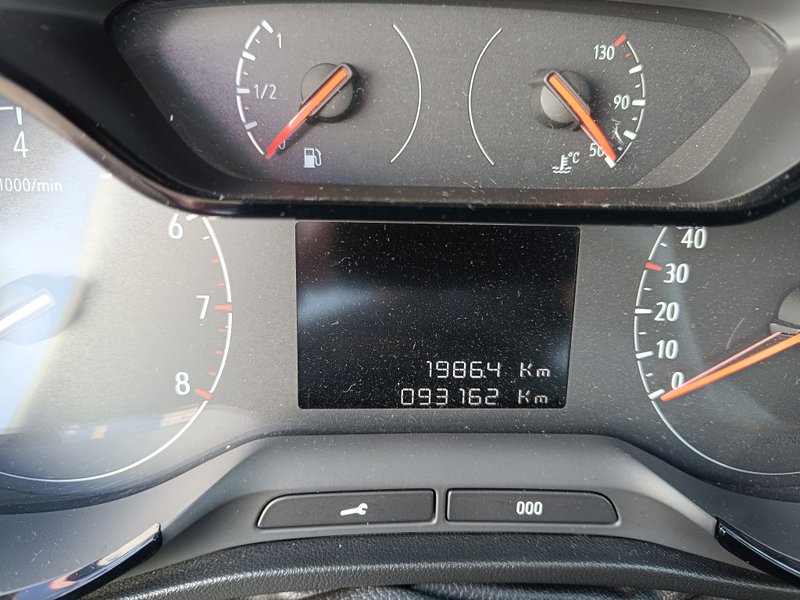 Opel Crossland X 1.2T S/S ecoTEC Selective 2017, foto 7