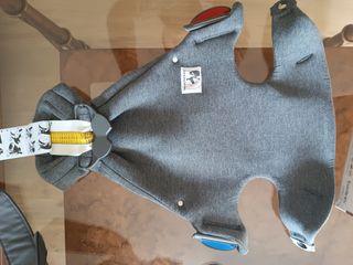 Mochila portabebés gris de Babybjorn