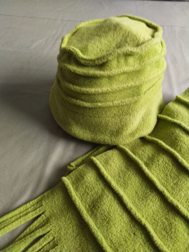 Gorro y bufanda polar