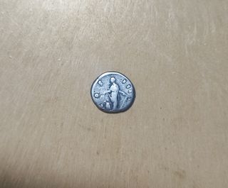 Denario Antonino Pio