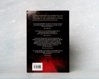 Libro Bajo la piel - Susana Rodríguez Lezaun