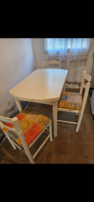 Mesa y sillas cocina