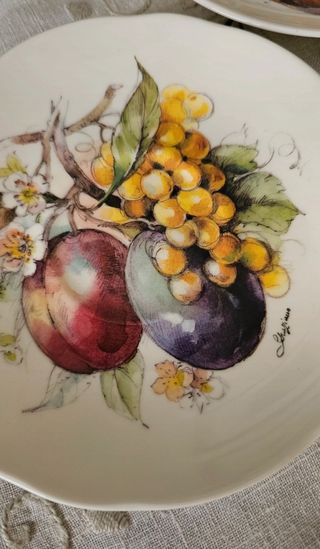 Tea set in bone china