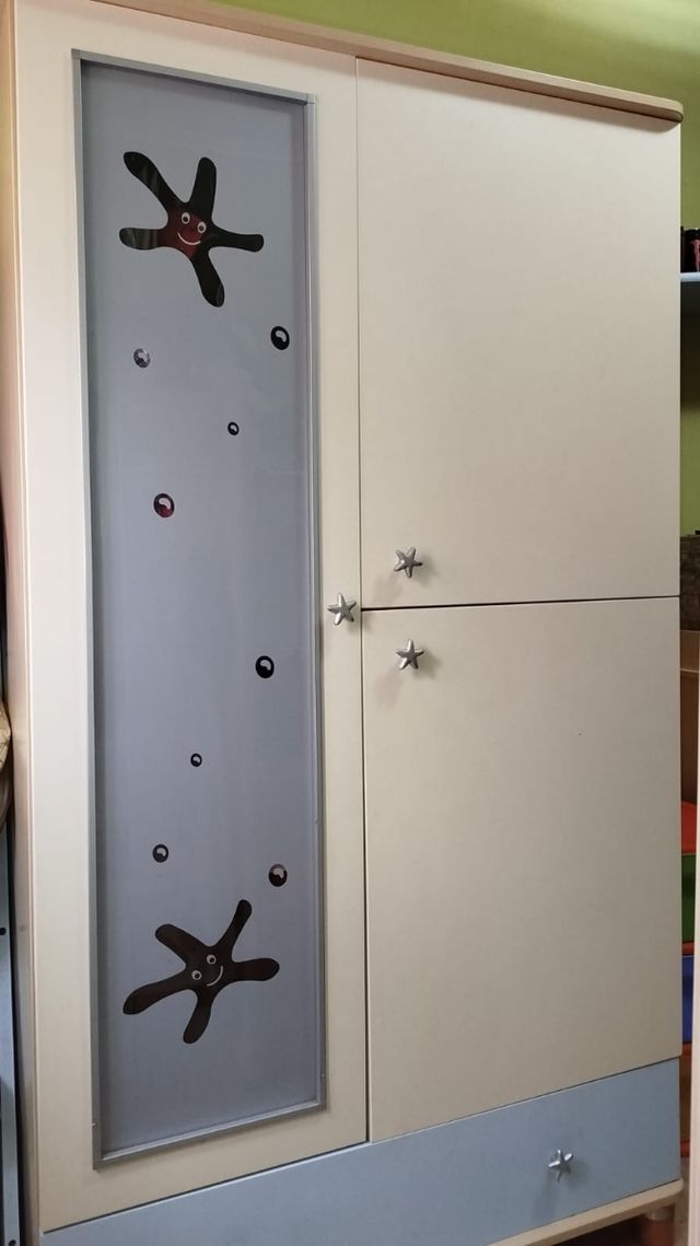 Armario y cabezal infantil