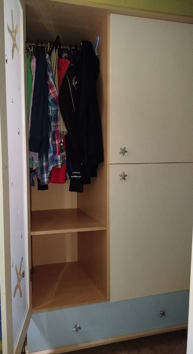 Armario y cabezal infantil