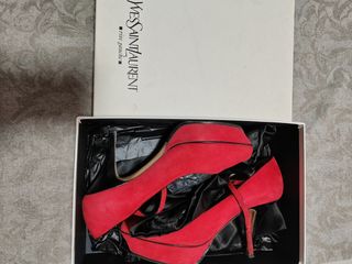 Zapatos de Yves Saint Lauren 