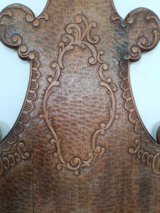 Dos cabeceros de cama de nogal. Medidas indicadas.