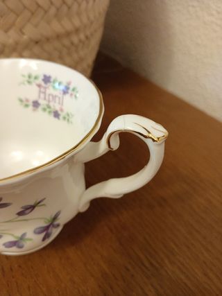 Taza Royal Kent. Abril