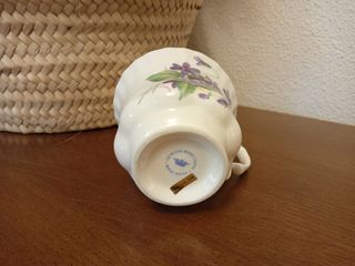 Taza Royal Kent. Abril