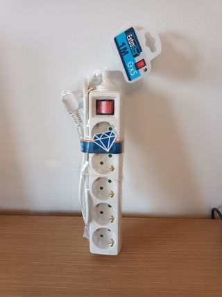 Alargador cinco enchufes con interruptor nuevo