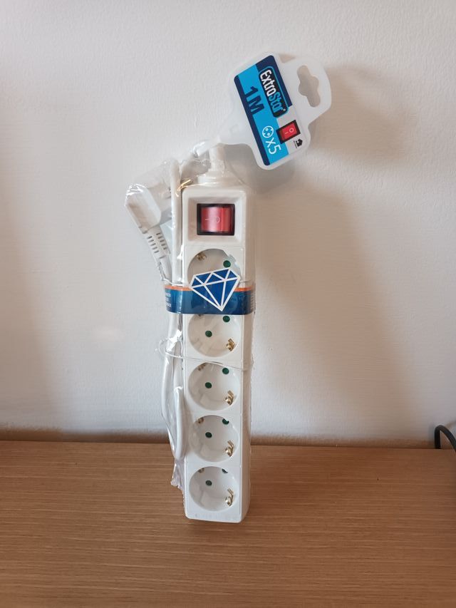 Alargador cinco enchufes con interruptor nuevo