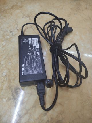Cargador Toshiba PA5035U-1ACA