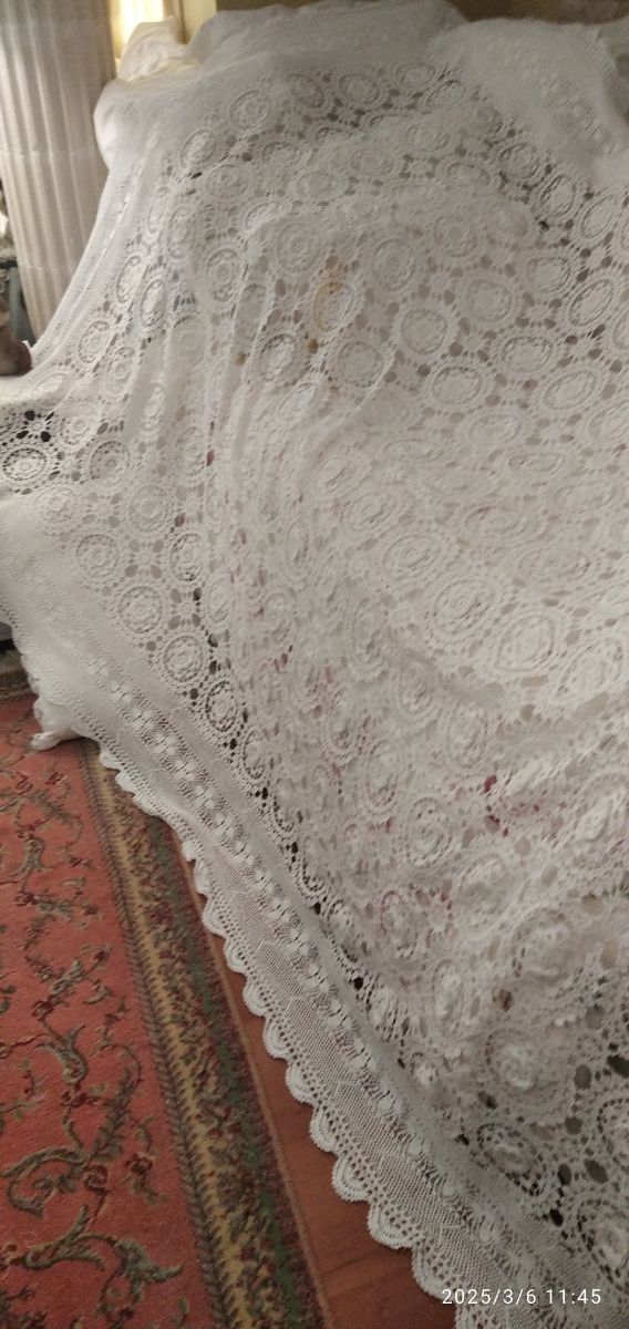 Colcha ganchillo blanca. Blanco roto