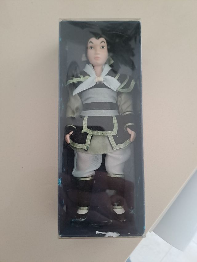 Muñeca porcelana de disney mulan