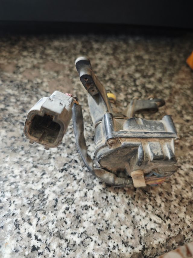 Regulador faro derecho patrol gr y60