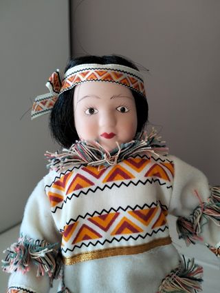 Bambolina in ceramica - Eschimese