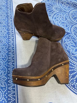 Botines piel y madera