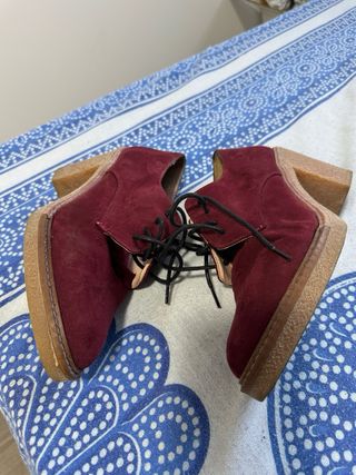 Botines de piel y suela de tocino. Numero 37.