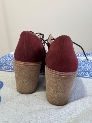 Botines de piel y suela de tocino. Numero 37.