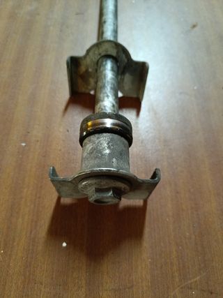 Eje rueda trasera Kawasaki ER5 