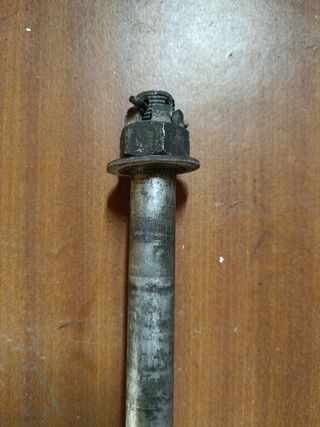 Eje rueda trasera Kawasaki ER5 