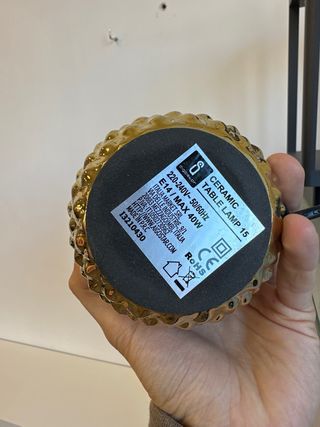Lampada da tavolo oro e nera