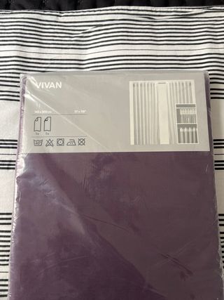 Juego 4 patas de cortina. Color púrpura.