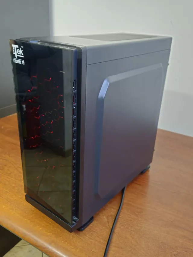 PC GAMING AMD RYZEN 7 1700X 32GB RAM 256GB SSD