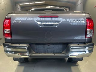 TOYOTA Hilux 2.8 D4D Cabina Doble VX