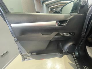 TOYOTA Hilux 2.8 D4D Cabina Doble VX