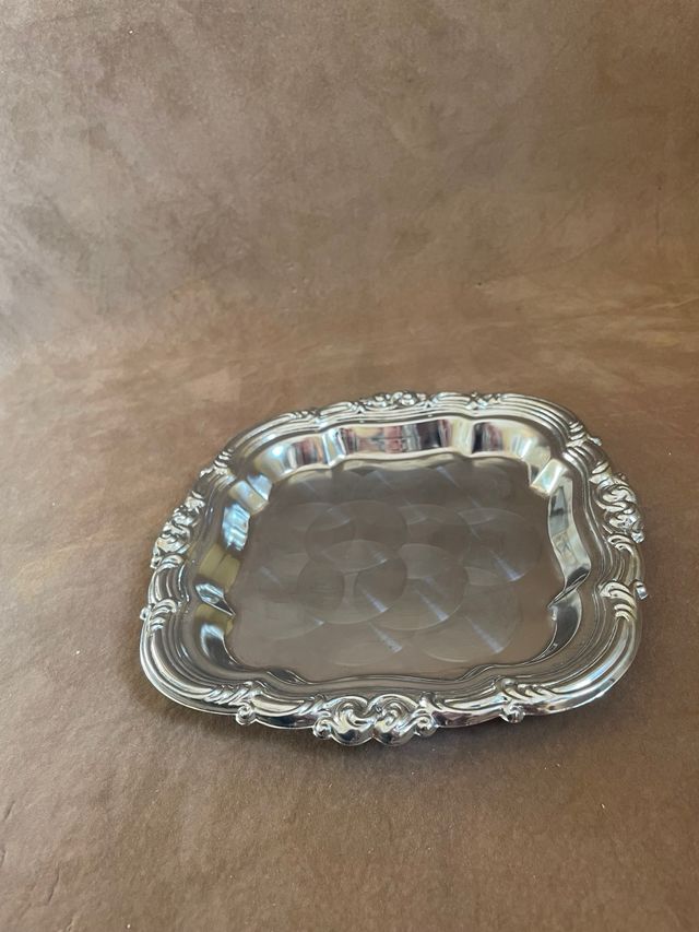 Bandeja plateada