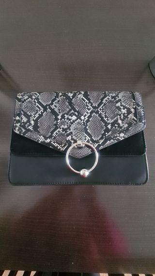 Bolso Stradivarius 