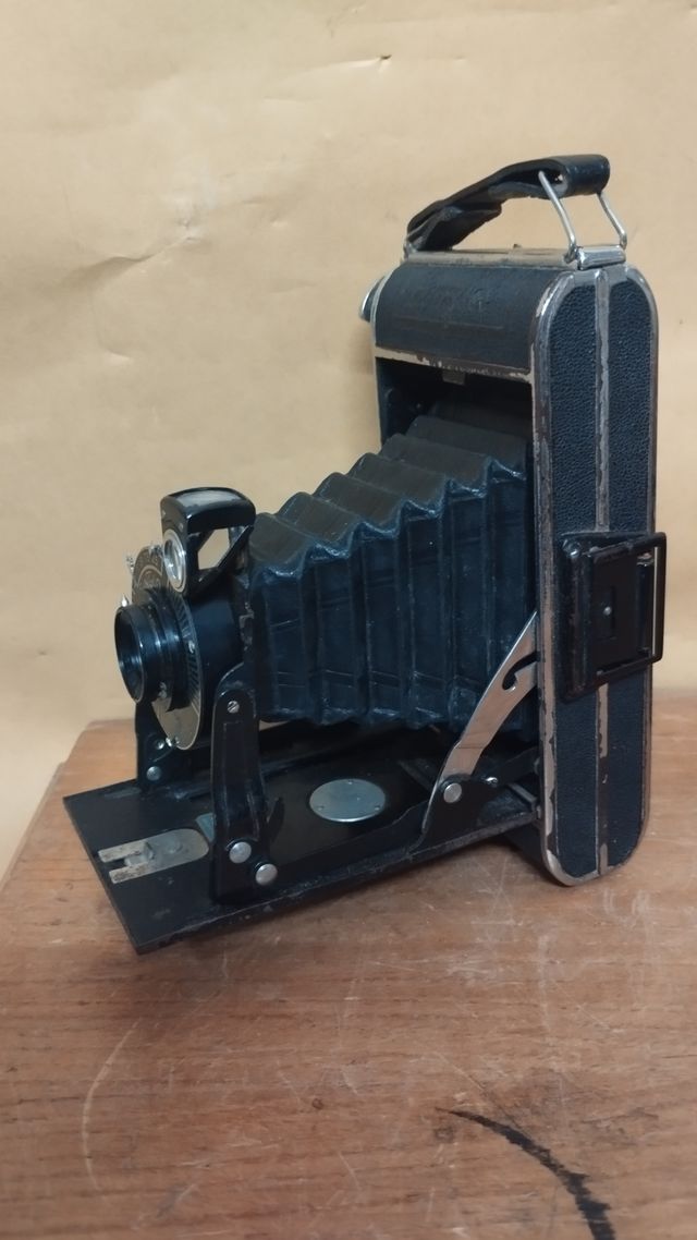 Antigua cámara fotográfica - Welta Singlo - 1956