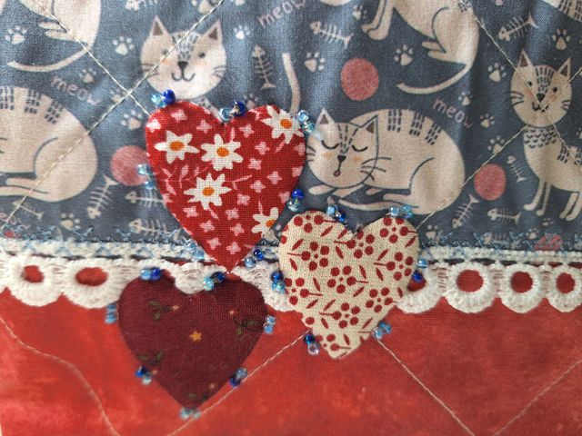 Neceser patchwork con gatos y corazones