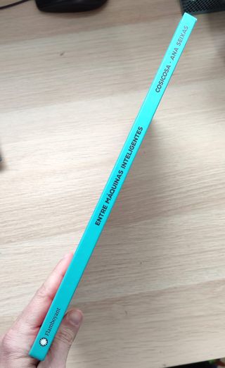 Libro infantil: Entre máquinas inteligentes