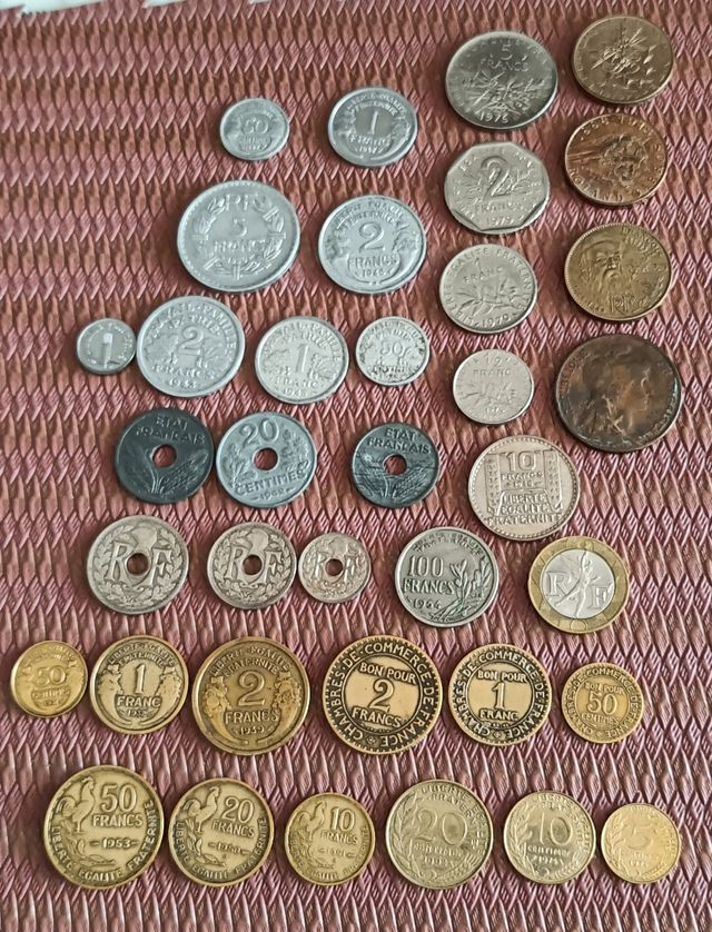 LOTE DE 37 MONEDAS FRANCESAS DE ANTES DEL EURO