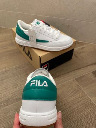 NUEVO Fila zapatillas deportivas Núm 37.5