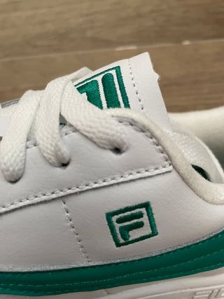 NUEVO Fila zapatillas deportivas Núm 37.5