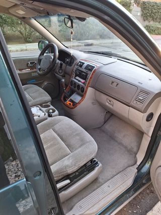 KIA Carnival EX CRDI 144CV