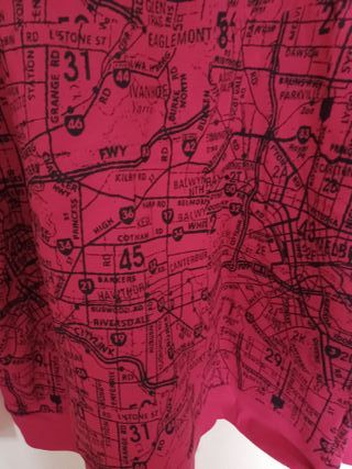 sudadera roja  con capucha