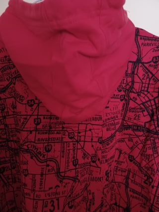 sudadera roja  con capucha