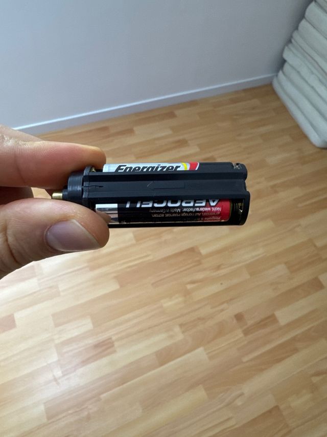 Sistema bateria para linternas con 3 pilas AAA