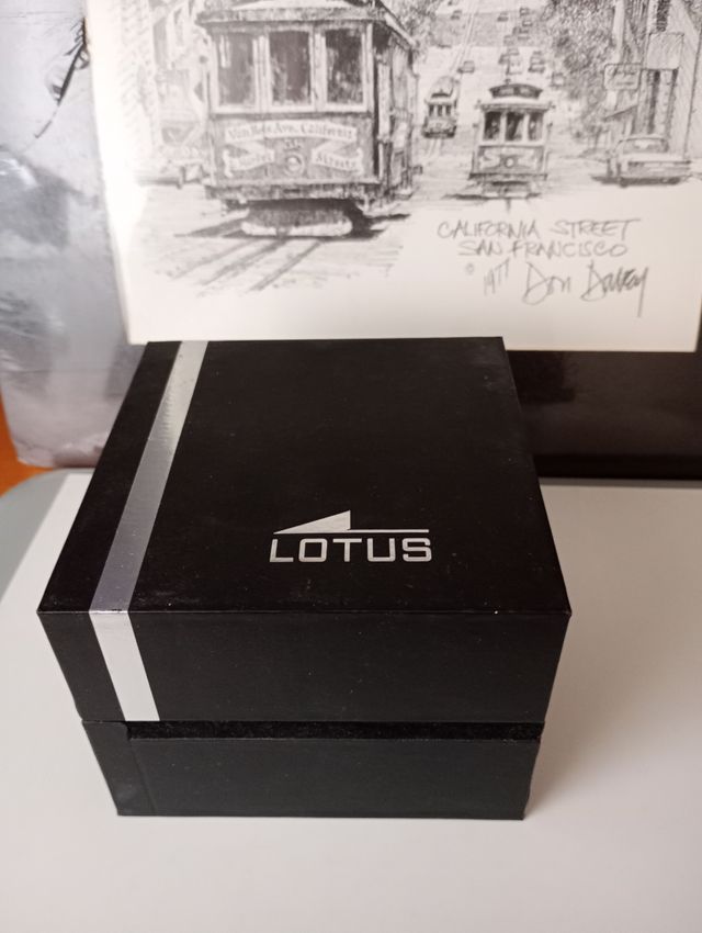 Reloj Lotus