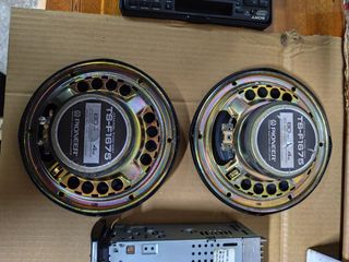 Altavoces Pioneer 130W.