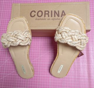 Chanclas trenzadas color Camel. Núm  36