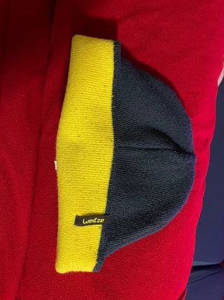 Cappello in lana bicolore