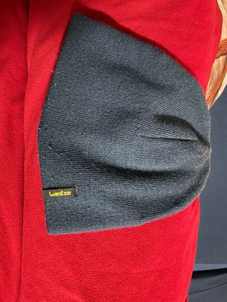 Cappello in lana bicolore