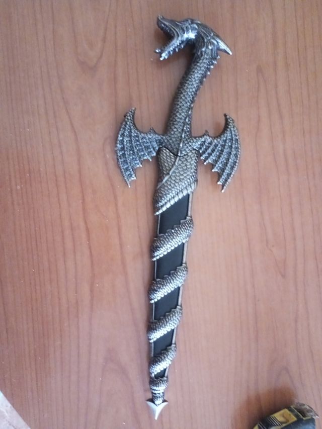 Daga decorativa Dragón